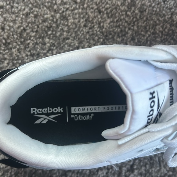 Reebok sneakers size 9 women’s - Picture 3 of 6